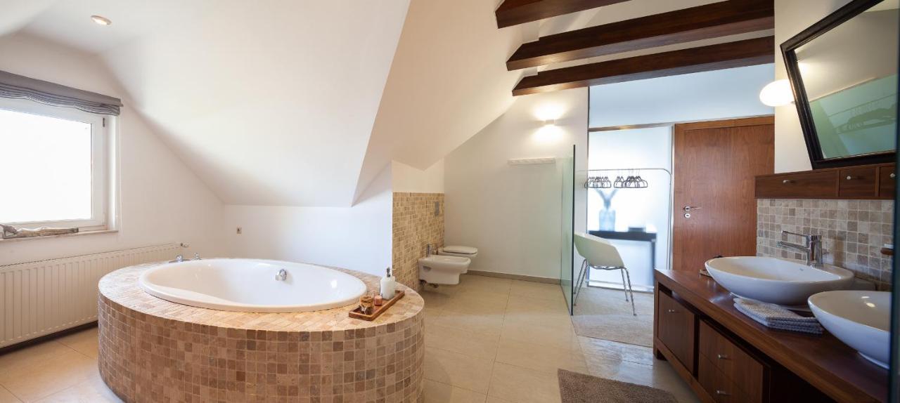 Silver Willow Luxury Apartment Sopron Bagian luar foto